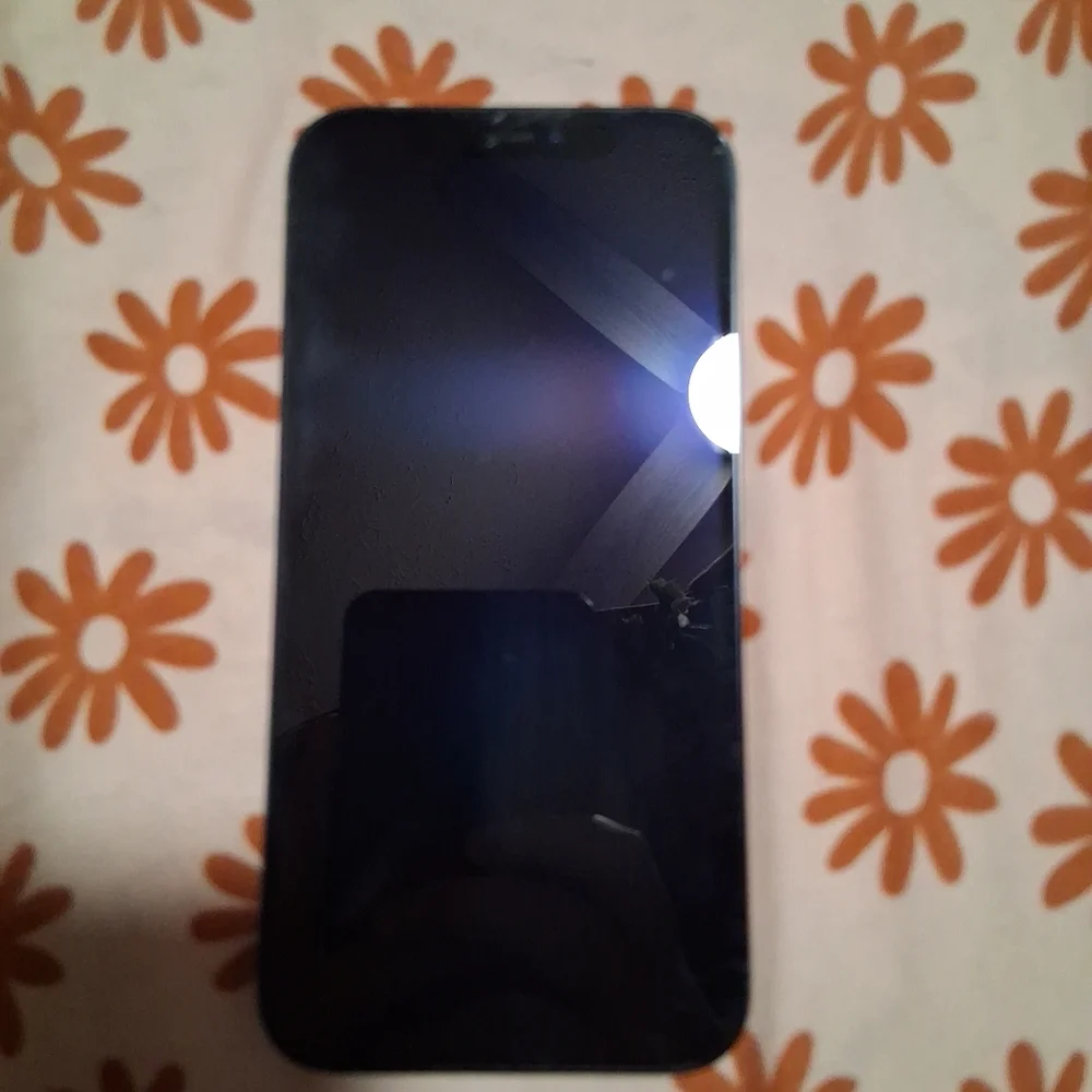 Apple iPhone 12 - Midnight Black